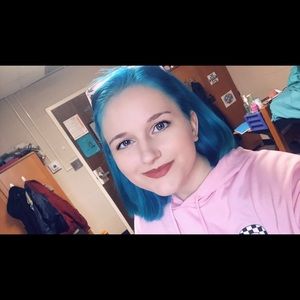 Meet your Posher, Antonia